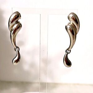 Avon 70’s Vintage Gold Plate Earrings